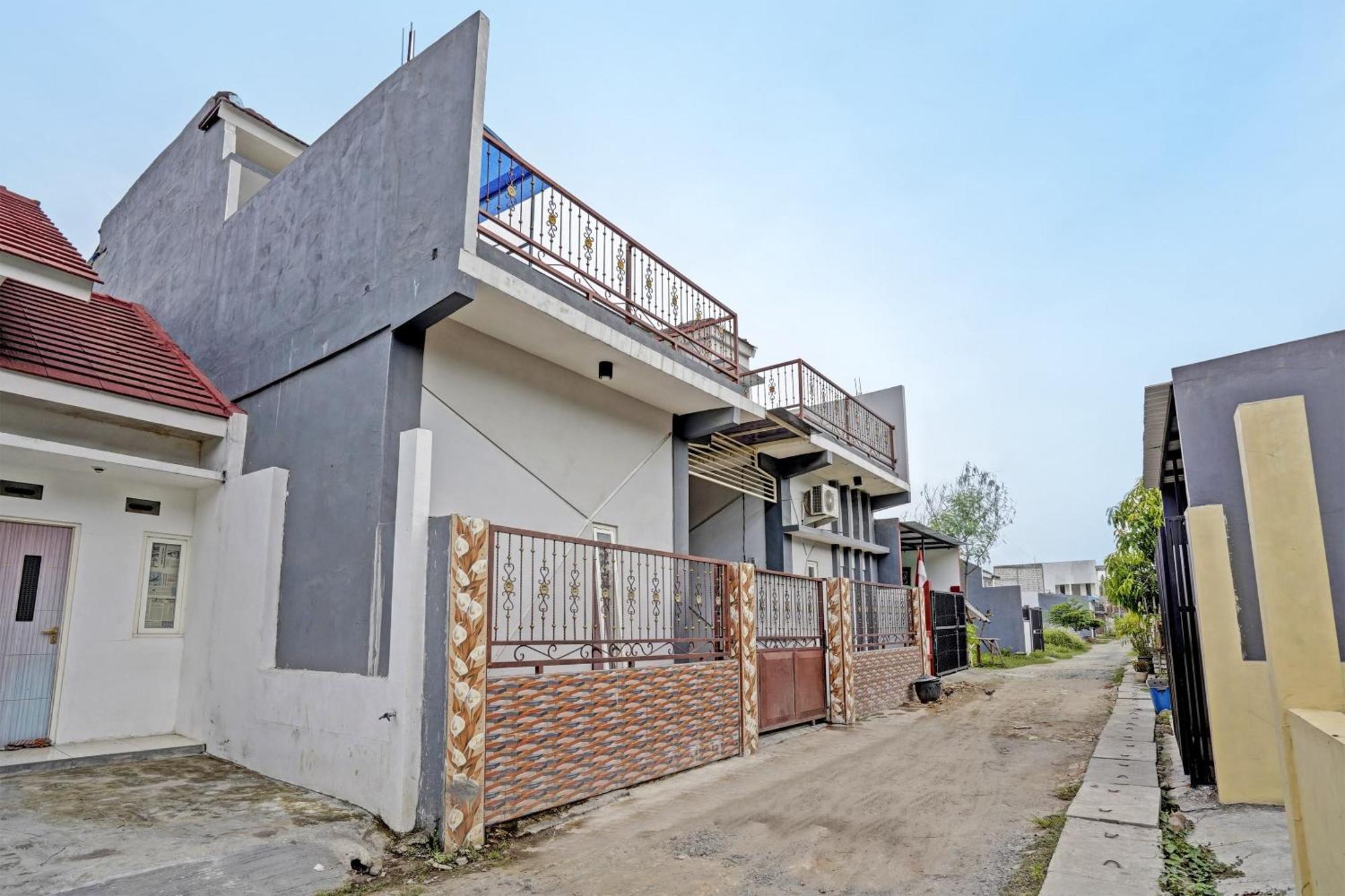 Oyo Life 91866 Paradise Ok Kost Syariah Mojokerto 외부 사진
